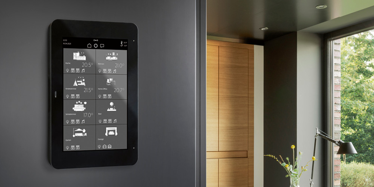 JUNG Smart Panel 8 bei HY Elektro in Stuttgart