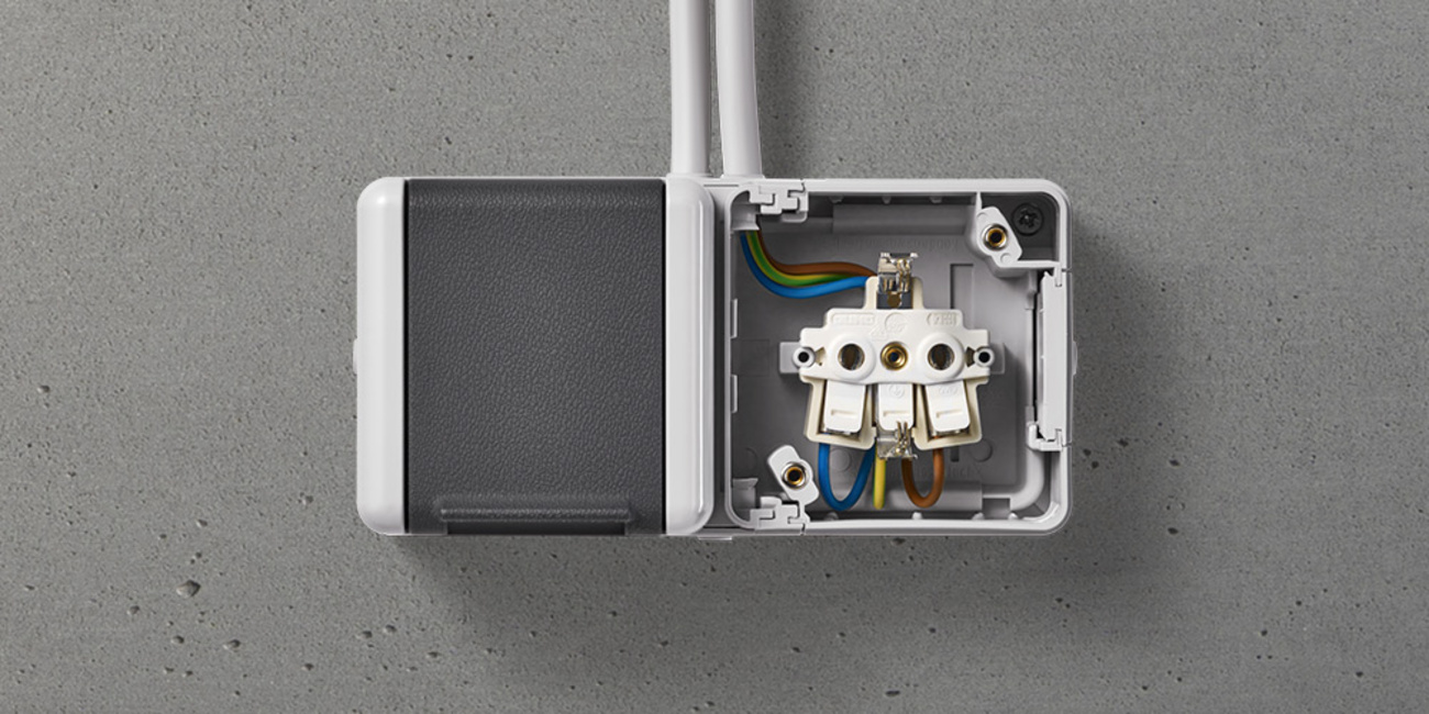 Doppelsteckdose mit Trennsteg bei HY Elektro in Stuttgart