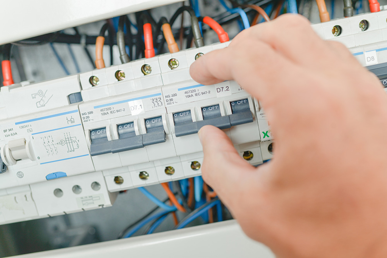 Schalt­schrank­bau bei HY Elektro in Stuttgart